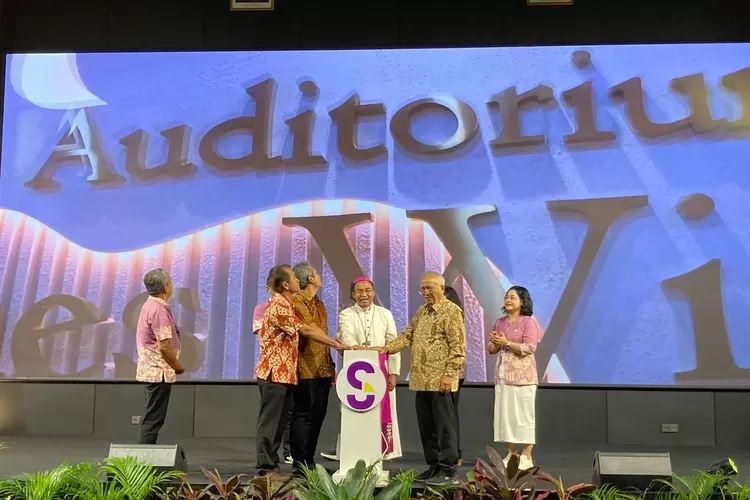 Upacara  Dies Natalis ke-42 SCU   di Auditorium Agnes Widanti, Gedung Albertus, Kampus 1 SCU Bendan, Semarang, Senin 5 Agustus 2024. (dok SCU Semarang.)