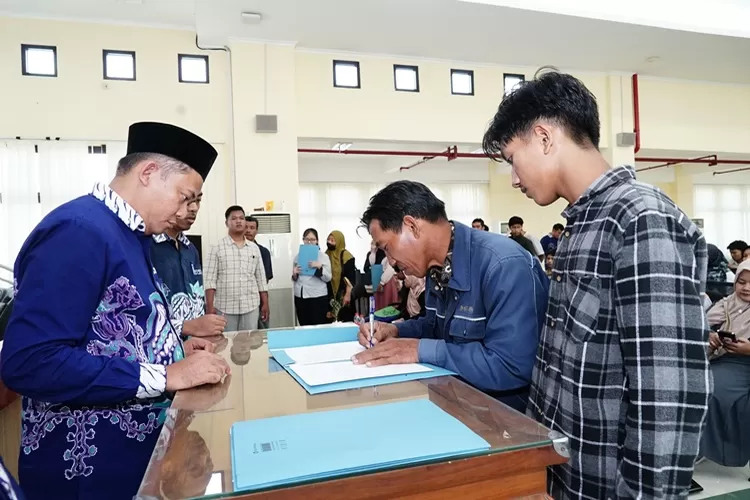 Mahasiswa USM Tandatangani Pakta Integritas Penerima Beasiswa KIP Kuliah 2024