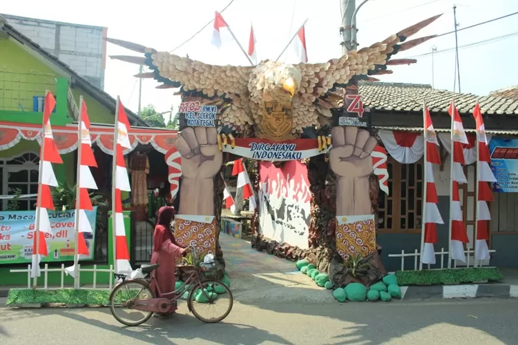 Desain Gapura 17 Agustus 2024 Sedehana dari Bambu hingga Bahan Bekas (wartabahari)