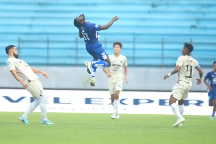 Sudi Abdallah detik-detik sebelum cedera. PSIS cari pengganti Sudi dari Asia.  (PSIS)