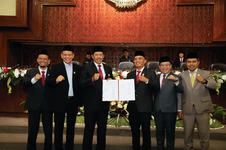 PJ Gubernur Jateng usai melakukan penandatanganan APBD KUA PPAS. (Humas Jateng)