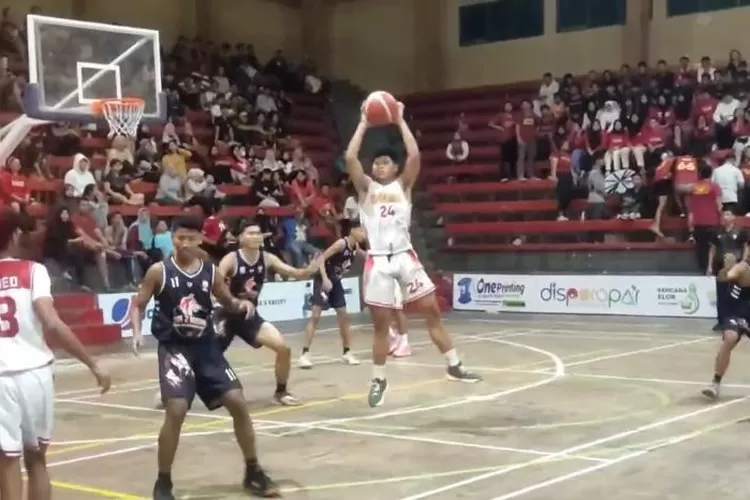 Pertandingan Libala Kabupaten Kendal di GOR Bahurekso Kendal.  (dokumen)