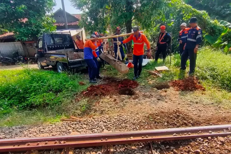 PT KAI Daop 2 Tutup Perlintasan Liar, 16 Kecelakaan Tercatat Sepanjang 2024