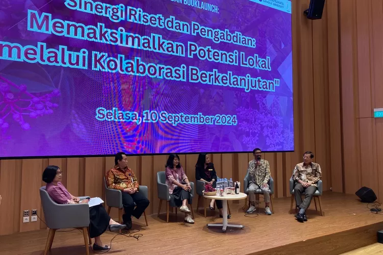 Kuliah umum  bertema Sinergi Riset dan Pengabdian: Memaksimalkan Potensi Lokal melalui Kolaborasi Berkelanjutan di Gedung Teater Kampus Unika BSB Semarang, Selasa 10 September 2024. (arri widiarto)
