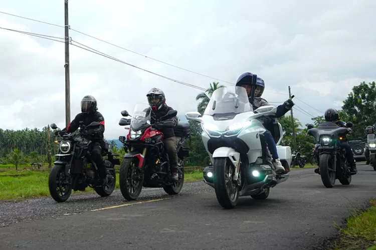 Jajaran ikonik motor big bike Honda berkapasitas 500 cc &ndash; 1800 cc seperti Honda Goldwing, Africa Twin, Transalp 750, XADV 750, CB650R, CB500X, CMX500 pun diuji ketangguhannya pada touring Honda Big BOS Sulawesi Journey 2.