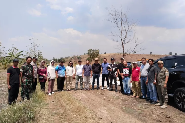 Joint survey pembangunan kampoeng aeromodelling di Desa Wonosari, Pegandon. ( dokumen)