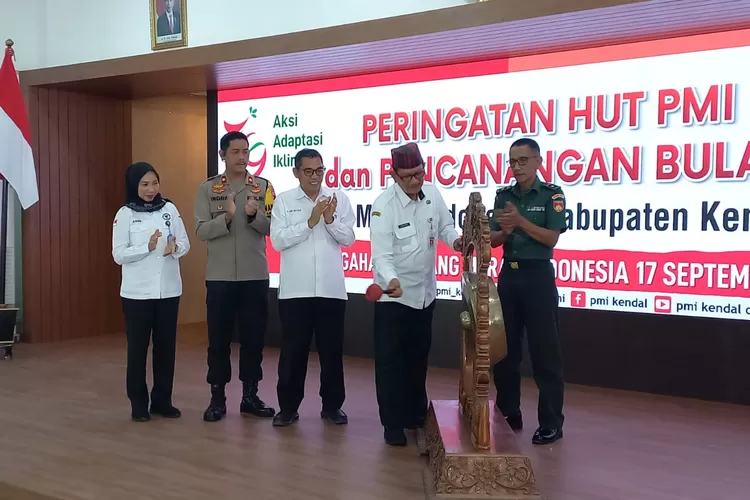 Peringatan HUT PMI Ke-79 dan Pencanangan Bulan Dana Palang Merah Indonesia, di Pendopo Tumenggung Bahurekso Setda Kendal, Rabu 18 september 2024.  (edi prayitno/kontributor kendal)