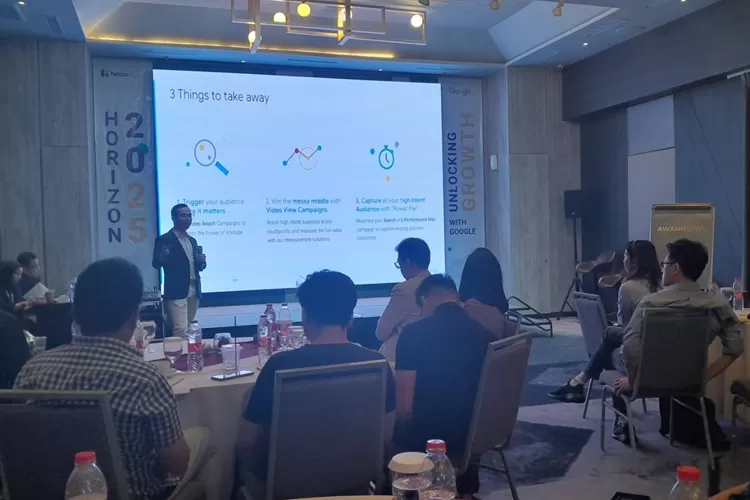 Workhsop pengenalan AI oleh Herco Digital. AI tidak menggangu lapangan kerja.  (Ayosemarang.com/ Audrian Firhannusa)