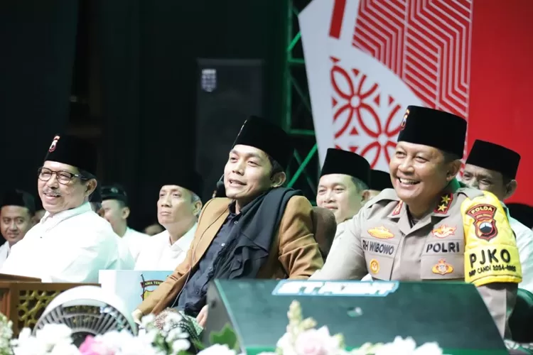 Gus Iqdam saat mengisi Doa Bersama dan Jateng Bersholawat di Polda Jateng. (Polda Jateng)