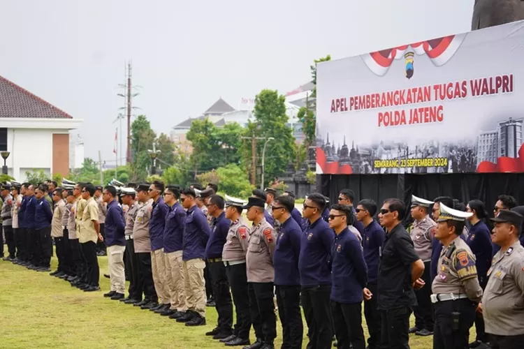 Personel Walpri saat dilepas oleh Wakapolda Jateng Brigjen Agud Suryonugroho di lapangan Polda Jateng.  (Humas Jateng)