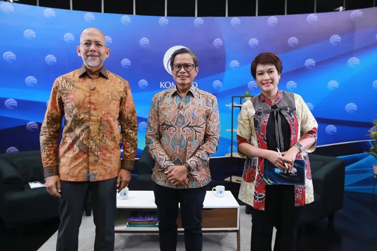 Pahala Nugraha Mansury, Wakil Menteri Luar Negeri RI (tengah) didampingi Sidharto R. Suryodipuro, Dirjen Kerja Sama ASEAN Kemlu RI (Kiri) disela-sela dialog FMB9. (Dok FMB9.)