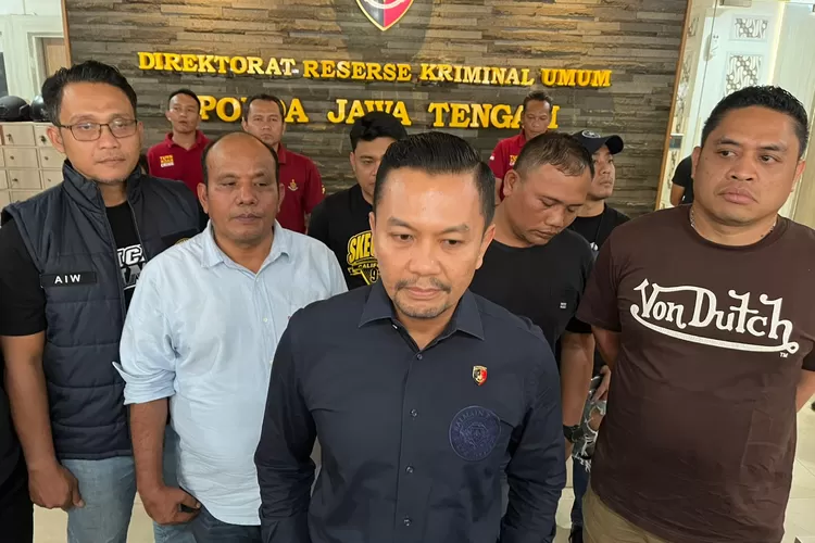 Dirreskrimsus Polda Jateng Kombes Johanson Simamora saat menerangkan perkembangan kasus PPDS Undip. Pemeriksaan melibatkan saksi ahli. (Ayosemarang.com/ Audrian Firhannusa)