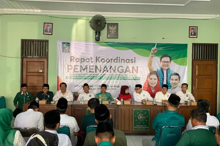 Rapar Koordinasi Pemenangan Mbak Tika-Mas Benny di kantor DPC PKB Kendal, Senin 30 september 2024.  (edi prayitno/kontributor kendal)