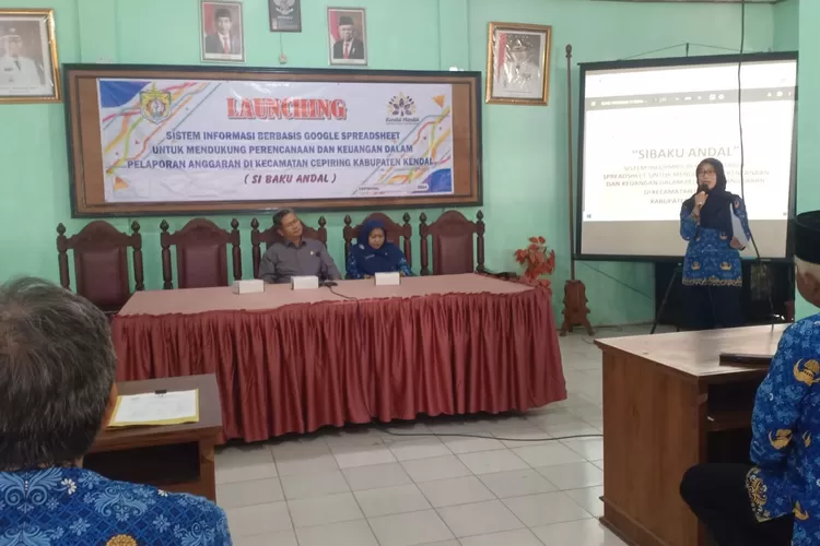Launching sistem Si Baku Andal di Aula Kecamatan Cepiring, Selasa 1 Oktober 2024.  (edi prayitno/kontributor kendal)