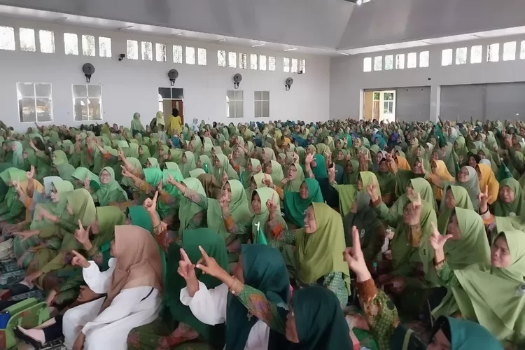 Ribuan Muslimat NU OKU Nyatakan Dukung Teddy-Marjito di Pilkada 2024