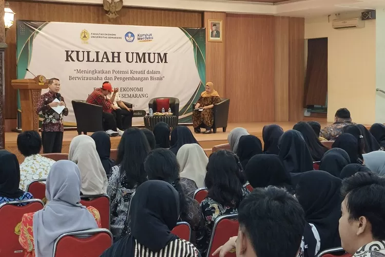 Ratusan Mahasiswa FE USM Antusias Ikut Kuliah Umum Kewirausahaan