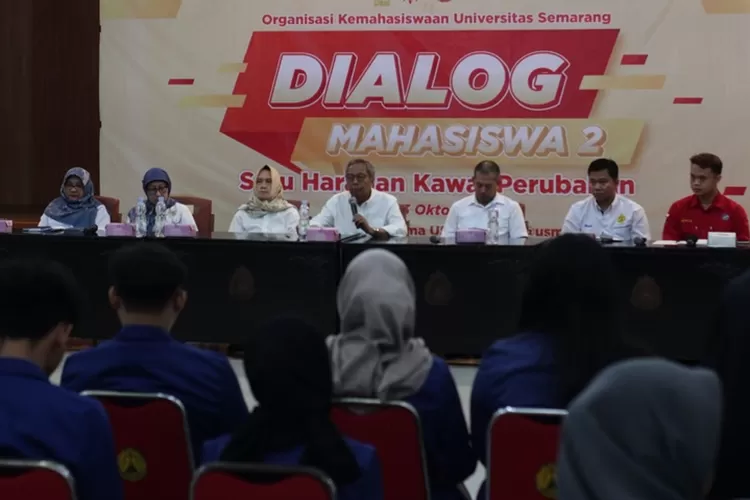 Dema USM menggelar Dialog Mahasiswa 2.