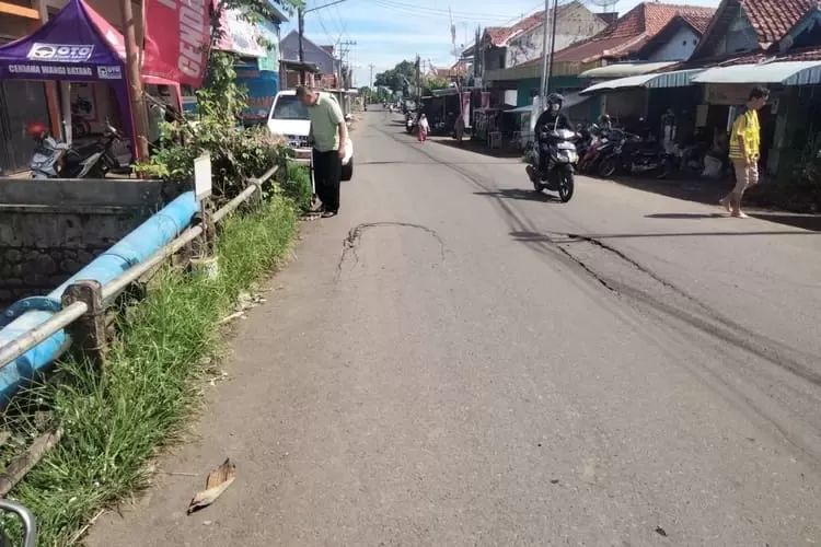 Jembatan dekat Pasar Warungasem Batang.  (Kontributor Batang/Muslihun)