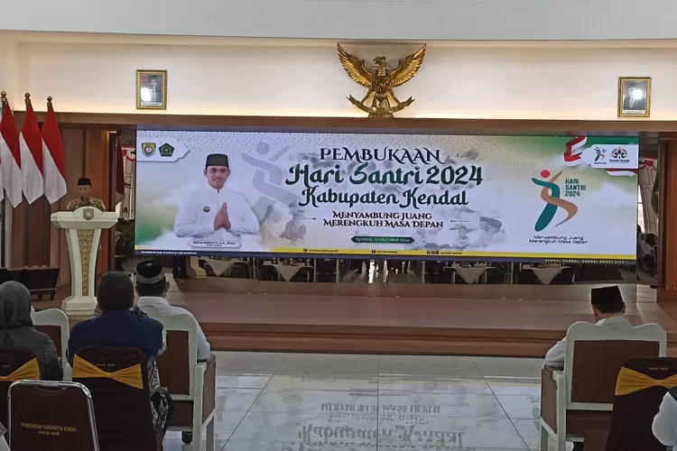 Pj Sekda Kendal membuka lomba dalam rangka peringatan Hari Santri 2024 di Pendopo Bahurekso Selasa 15 oktober 2024. &nbsp; (edi prayitno/kontributor Kendal)