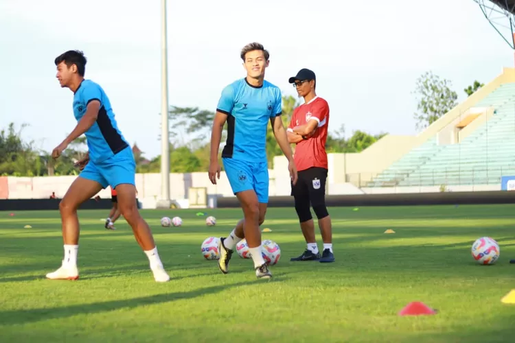 Pemain PSIS saat melakukan official training. PSIS sudah siap melawan Persija. (PSIS)