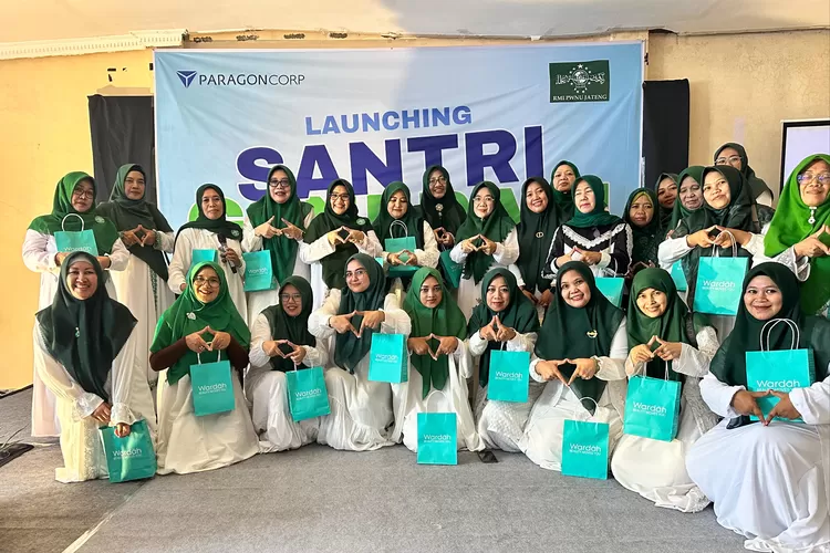 Santri di Jawa Tengah saat peluncuran Program Santri Generasi Keren: Mendorong Santri Menjadi Pemimpin Masa Depan dan Agen Perubahan di Era Digital.  (dokumen)