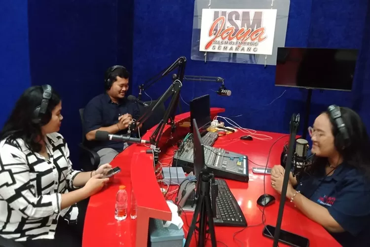 Dosen Prodi Pariwisata USM menjadi narasumber dalam Talkshow Radio USM Jaya