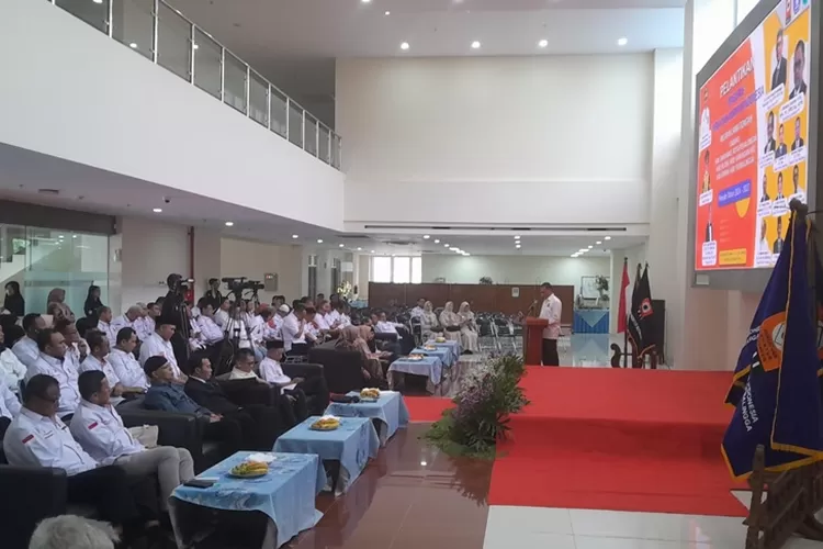 Pelantikan pengurus baru PII Jawa Tengah di Polines. PII siap mendukung program pemerintahan yang baru.  (Ayosemarang.com/ Audrian Firhannusa)