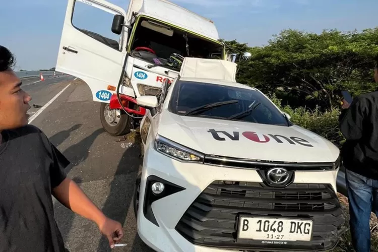 Kondisi mobil kru TV One yang terlibat kecelakaan maut di Tol Pemalang Batang. (berbagaisumber)