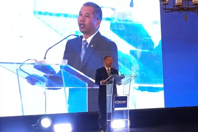 Rektor USM menyampaikan sambutan di ICoSECURE 2024