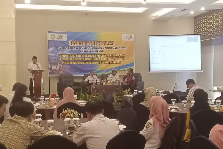 Rakor Pensasaran Percepatan Penghapusan Kemiskinan Ekstrim, di Ruang Pertemuan Hotel Sae Inn Kendal, Rabu 6 November 2024.  (edi prayitno/kontributor kendal)