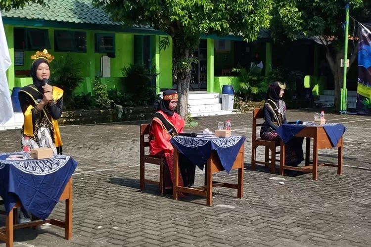 Debat publik calon ketua Osis adu gagasan di  Pemilihan Ketua OSIS SMKN 1 Batang seperti Pemilu (istimewa)