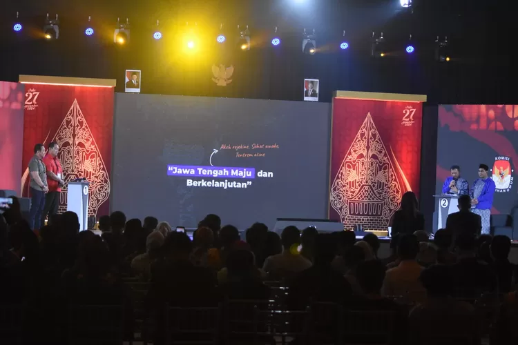 Debat Kedua Pilgub Jateng dinilai pengamat politik dari Undip berlangsung cukup seru. Dua paslon saling tonjolkan visi. (Ayosemarang.com/ Audrian Firhannusa)