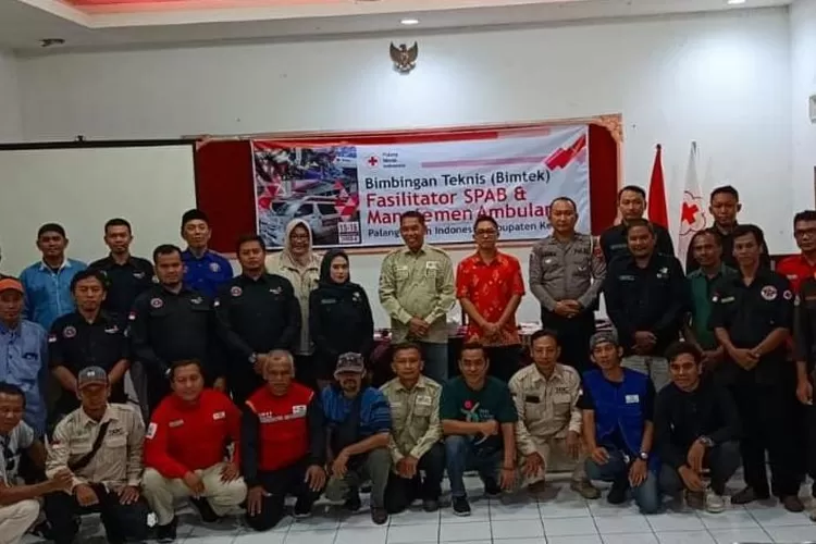 Relawan ambulan setelah bintek manajemen dan fasilitator ambulan di PMI kendal.  (dokumen PMI Kendal)