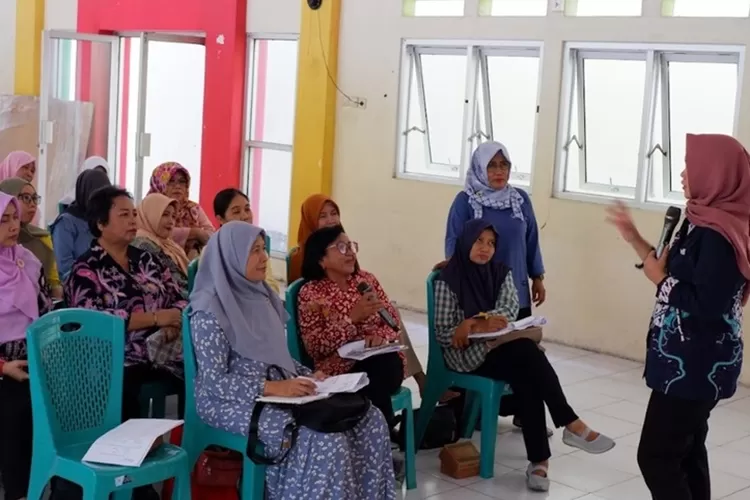 Tim Psikologi USM Turun ke Lapangan Mantabkan Kader Posyandu Sendangmulyo