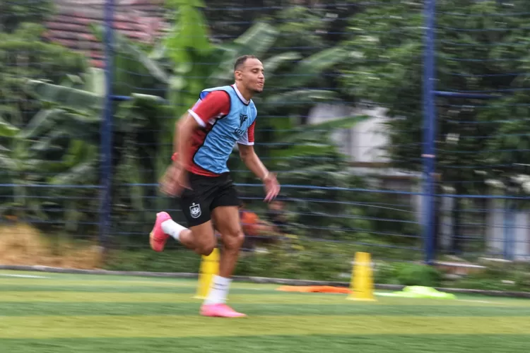 Gustavo Souza, pemain asal Brazil yang mengikuti tes fisik di PSIS Semarang. (Ayosemarang.com/ Audrian Firhannusa)