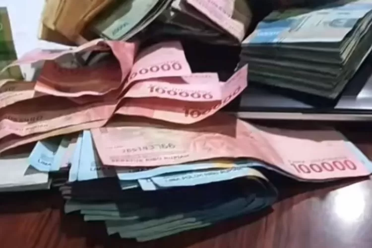 Perkiraan UMK Kendal 2025. (Ilustrasi: TikTok)