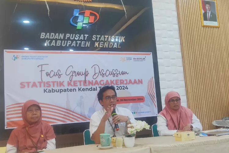 Focus Group Discussion Statistik Ketenagakerjaan pada Selasa, 26 November 2024 di aula BPS Kabupaten Kendal.  (edi prayitno/kontributor kendal)