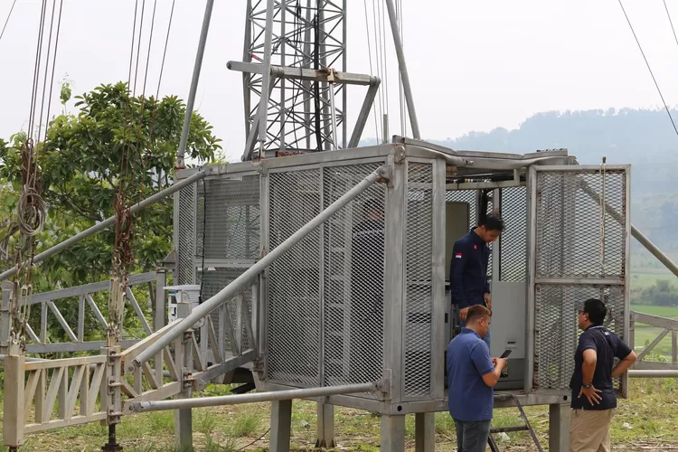 Base Transceiver Station (BTS) terbaru di Desa Singorojo, Kendal.  (dok Telkomsel.)