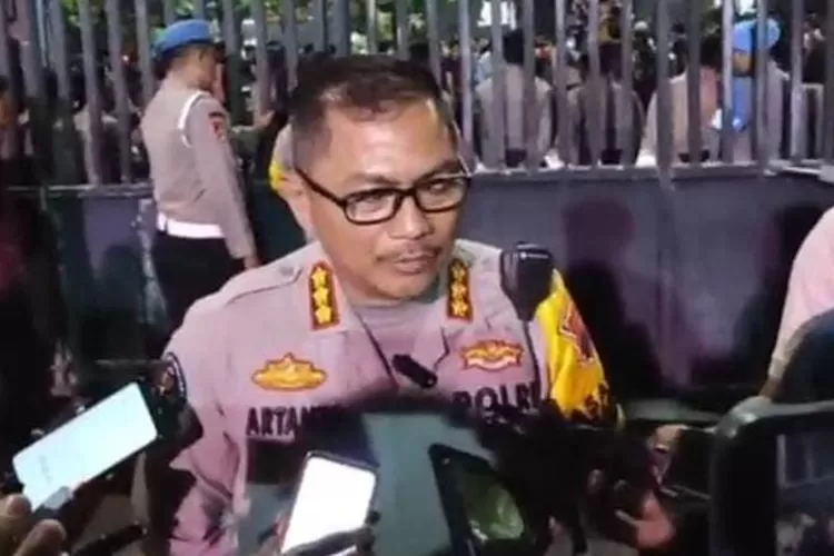 Kabidhumas Polda Jateng Kombes Artanto menyatakan jika polisi penembak siswa SMK di Semarang tidak lakukan tembakan peringatan. (Ayosemarang.com/ Audrian Firhannusa)