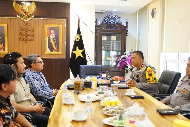 Komnas HAM saat menyambangi Semarang dan menemui pejabat Polda Jateng terkait kasus penembakan siswa SMK. (Polda)