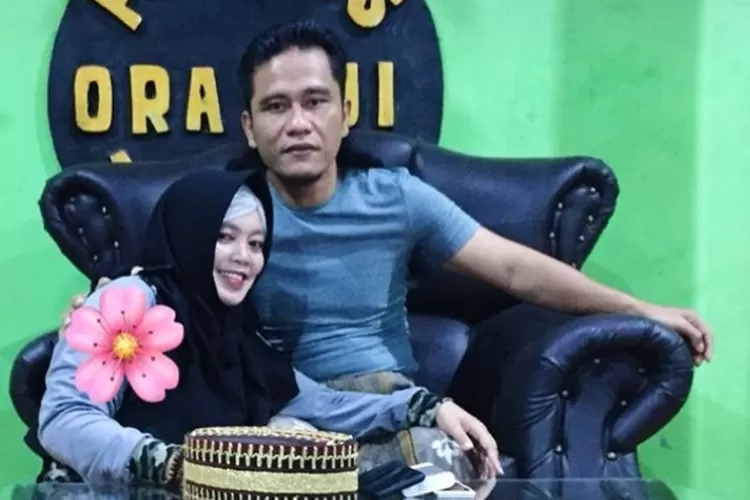 Gus Miftah dan sang istri. (instagram/gusmiftah)