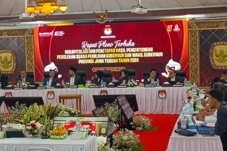 Rapat pleno KPU Jateng untuk menentukan hasil rekapitulasi suara di Pilgub Jateng. (istimewa)