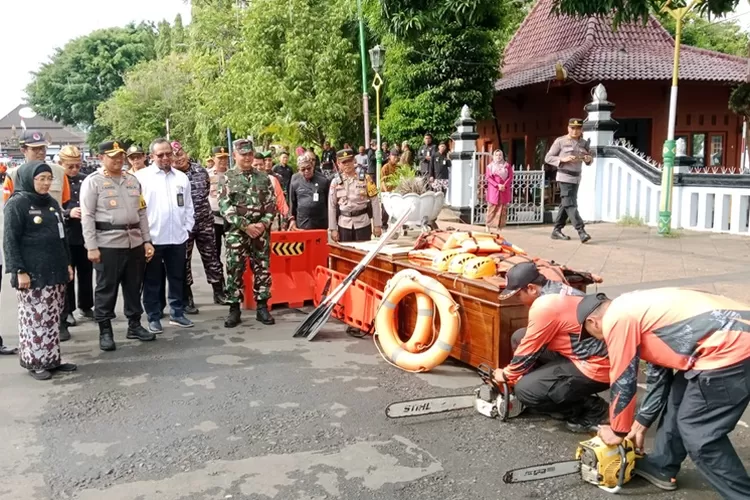 Pemkab Batang Pamerkan Peralatan Penanggulangan Bencana Alam. (Muslihun/Kontributor Batang)