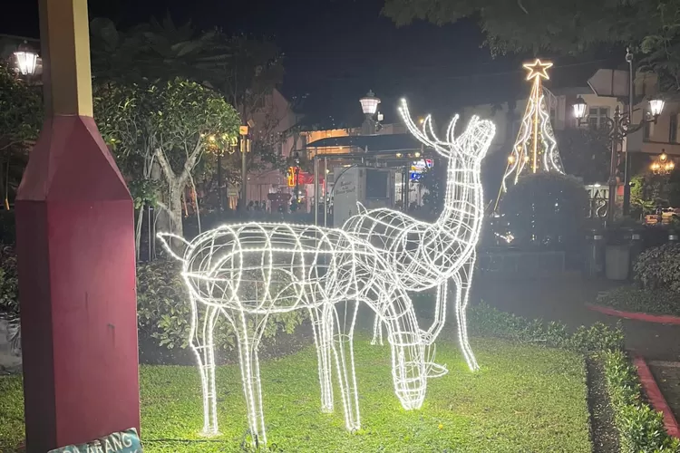 Salah satu hiasan di Taman Srigunting jelang Nataru. Kota Semarang bersolek sambut natal dan tahun baru. (Humas Pemkot)
