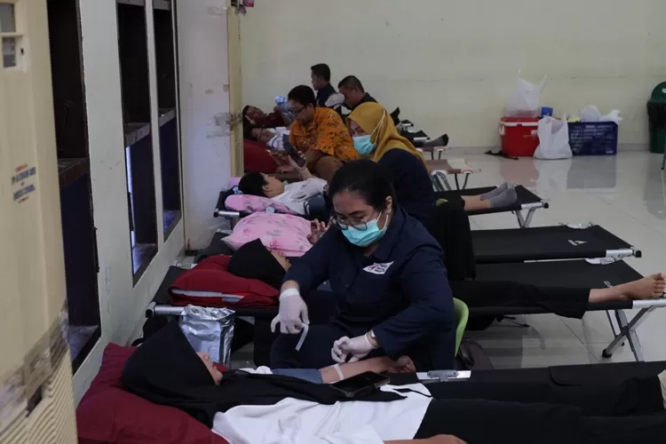 Program kerja donor darah rutin UKM KSR USM yang dilaksanakan setiap tiga bulan sekali. 