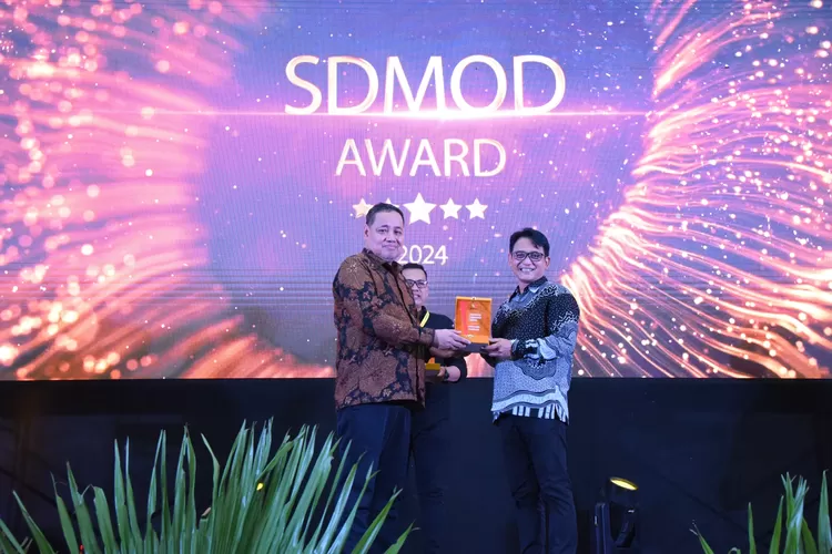Bawaslu Provinsi Jawa Tengah menjadi juara umum dalam ajang SDMOD Award 2024 yang diselenggarakan Bawaslu RI. (dok Bawaslu Jateng.)