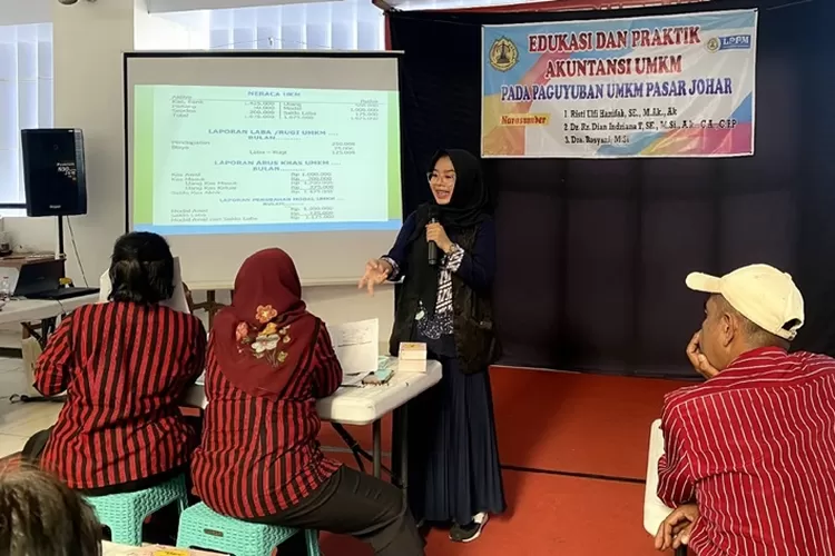  USM Ajarkan Ilmu Akutansi ke Pelaku UMKM Paguyuban Pasar Johar.
