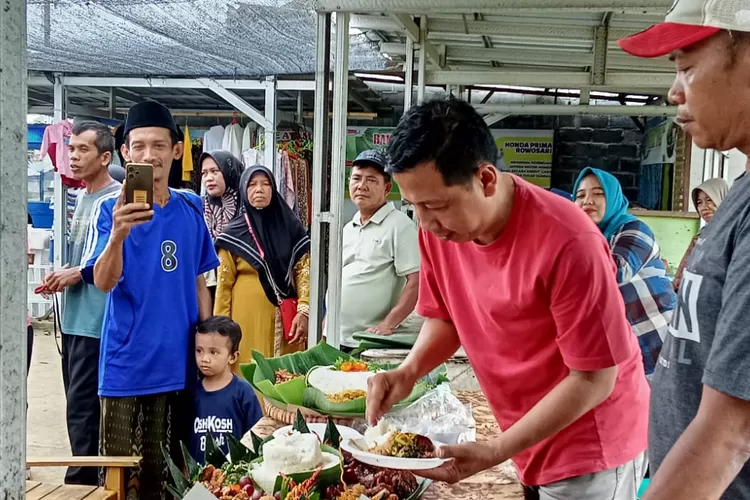  Tasyakuran 6 tahun pasar kaget tugu tani di Desa Sendangdawung Kecamatan Kangkung Minggu 5 Januari 2025.  (edi prayitno/kontributor Kendal)