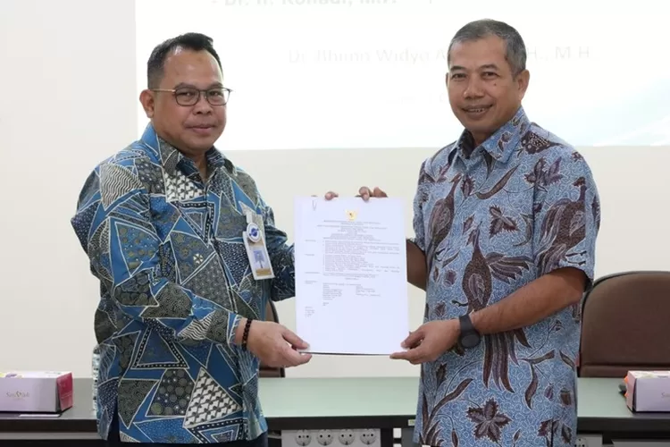 Dosen USM Terima SK Guru Besar Bidang Manajemen dan Pertanian