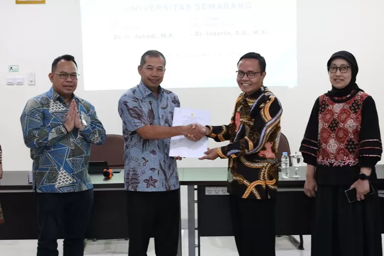 Guru Besar baru bidang manajemen Dr Indarto SE MSi